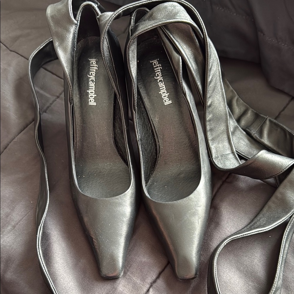 Jeffrey Campbell Black Heels Classic Design